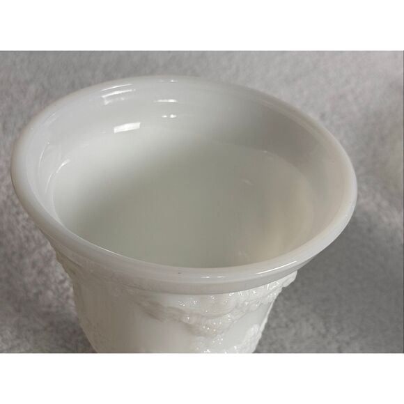 Vintage EO Brody White Milk Glass M4300 Pedestal Vase/Grape Vine - Picture 4 of 11